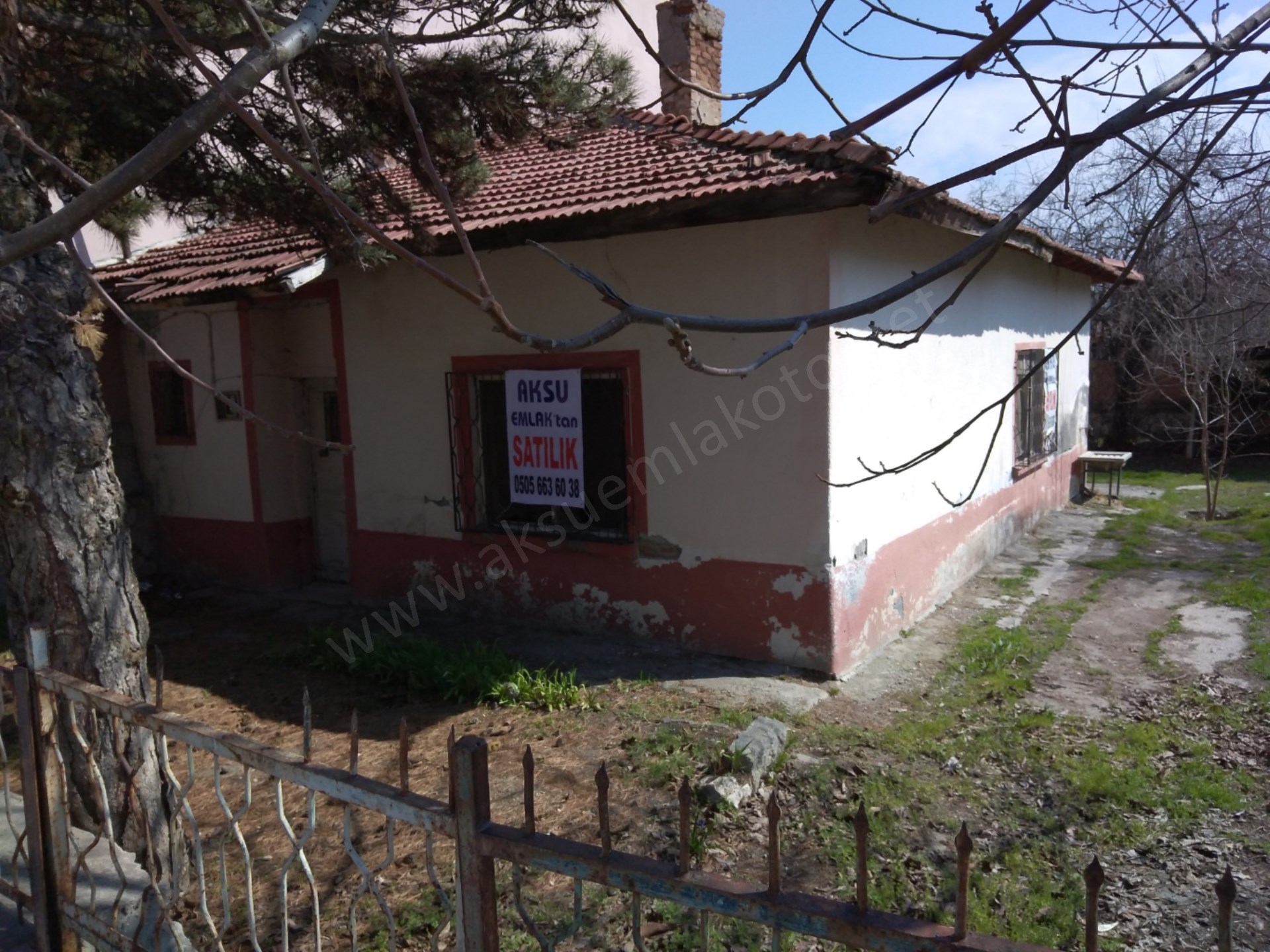 Satlık bahçeli müstakil ev