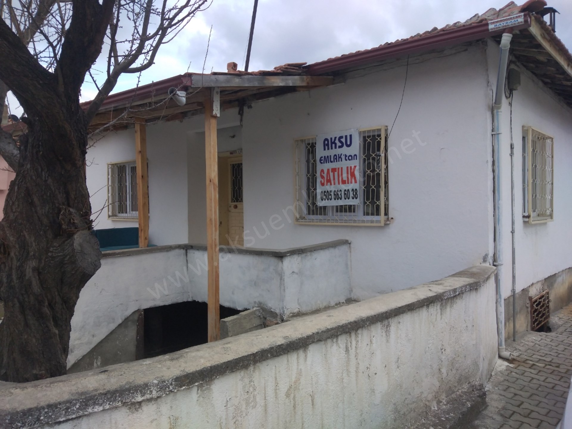 Satlık müstakil bahçeli ev